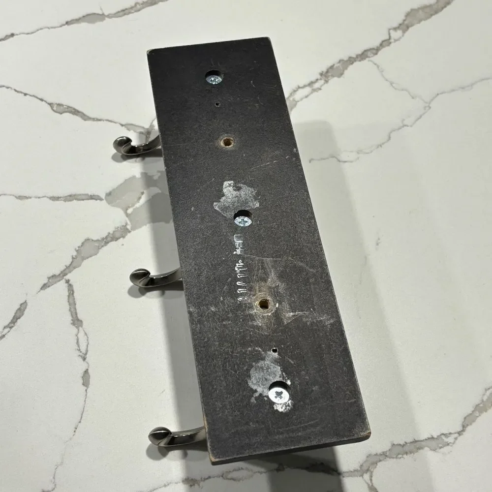Black Decorative Scroll Die-cast Zinc Metal Silver 3-Hook Wall Hooks Fiberboard